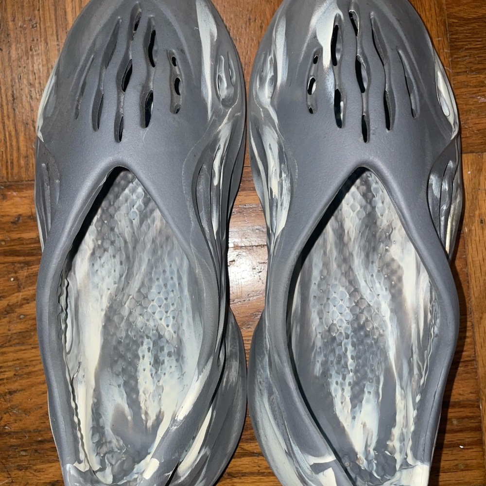 Yeezy foam runners